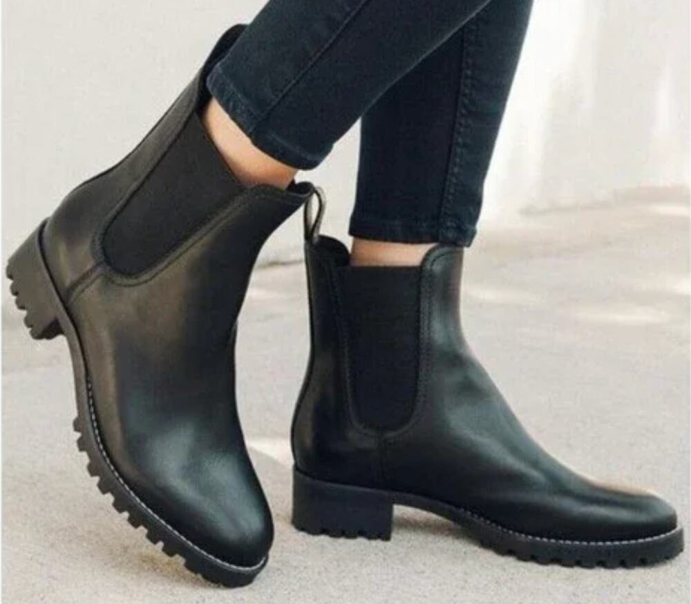 Soludos Greenpoint Chelsea Black Leather Boots Lug Heel Womens Size US 8 EU 8.5